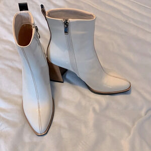 Azalea Wang size 7 ecru patent leather chunky brown heel boots disco side zip 7